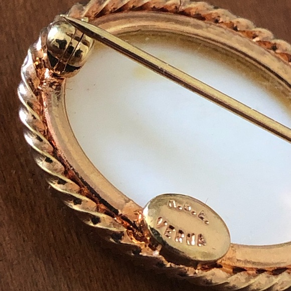 Verna Scrimshaw Ship Brooch - Old Sailing Ship - Picture 2 of 4